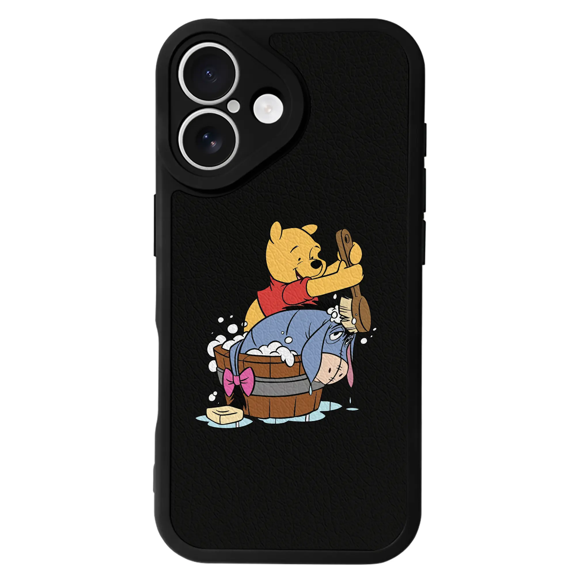 プーさん グッズ くまのプーさん - IPhone 16シリーズ対応 ・ シリコンスマホケース ・ レザー調 ・ 高精度フィット ・ 耐衝撃 ・ ワイヤレス充電対応 ・ 精密カット